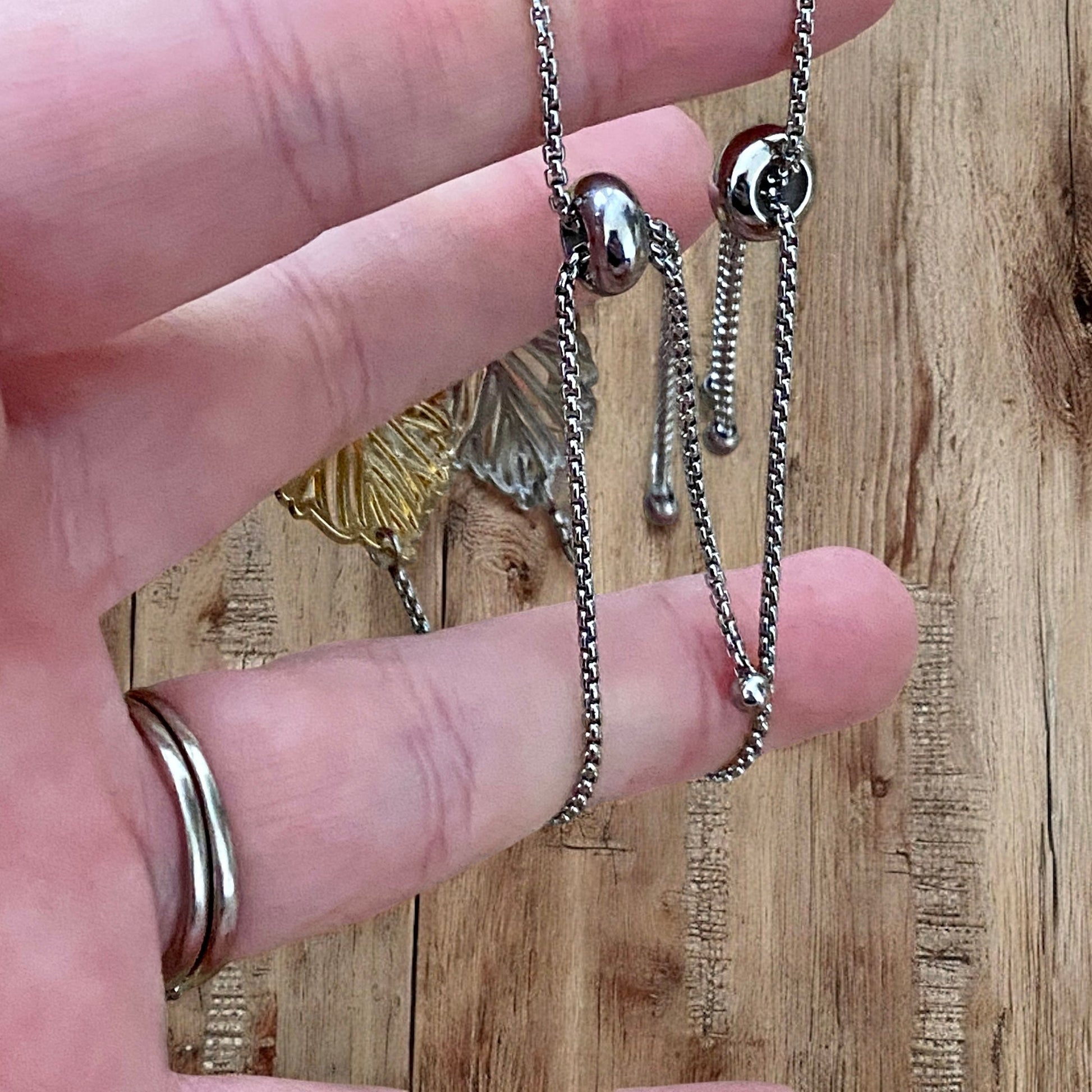 Adjustable Bracelet - Simple Leaf - Velora Luxury Fashion