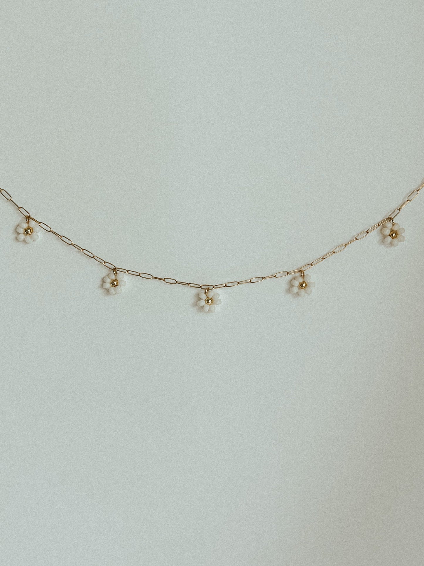 Bloom Daisy Necklace - Velora Luxury Fashion