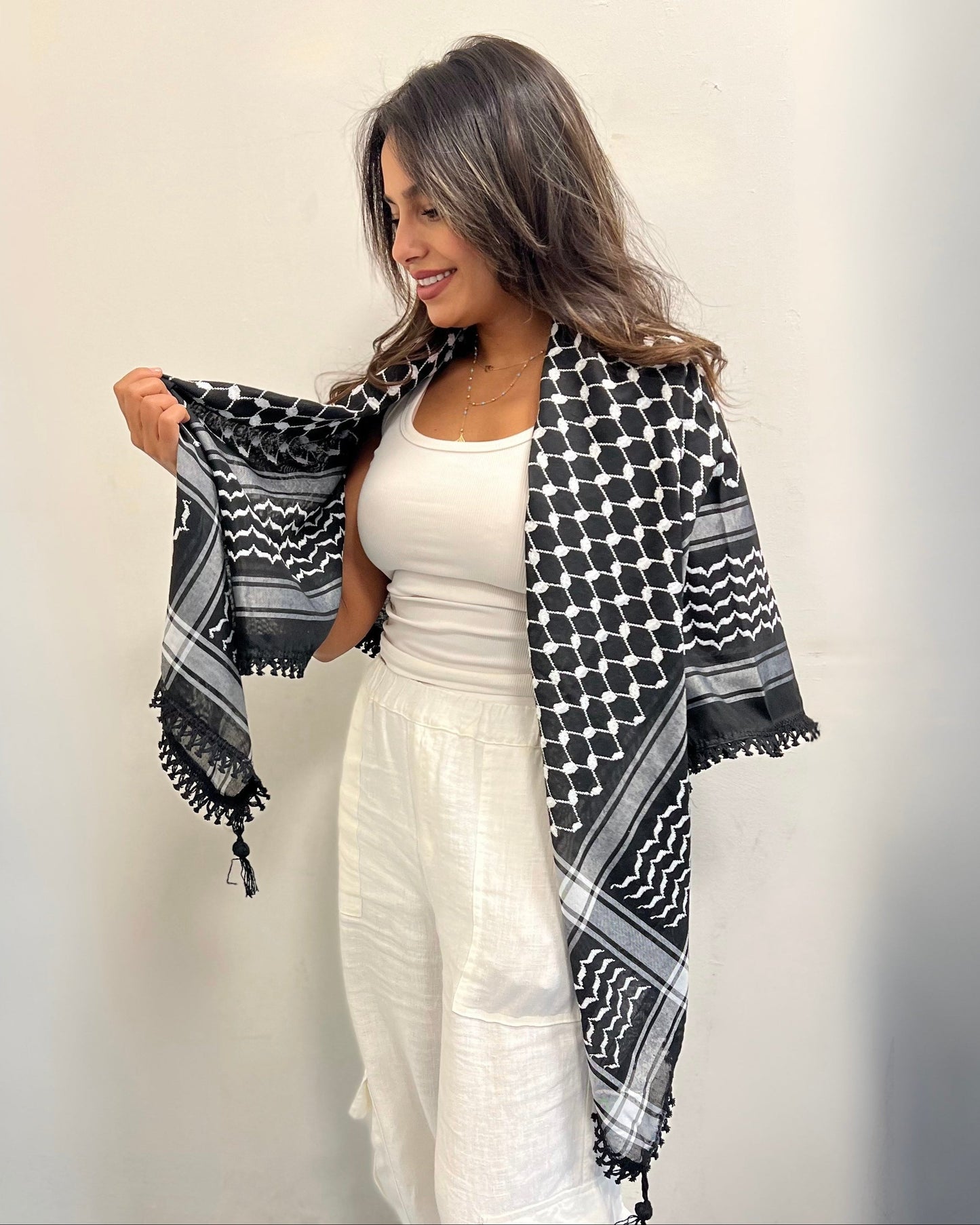 Bold Inversed Kufiya (Keffiyeh) | Made in Jordan - Velora Luxury Fashion