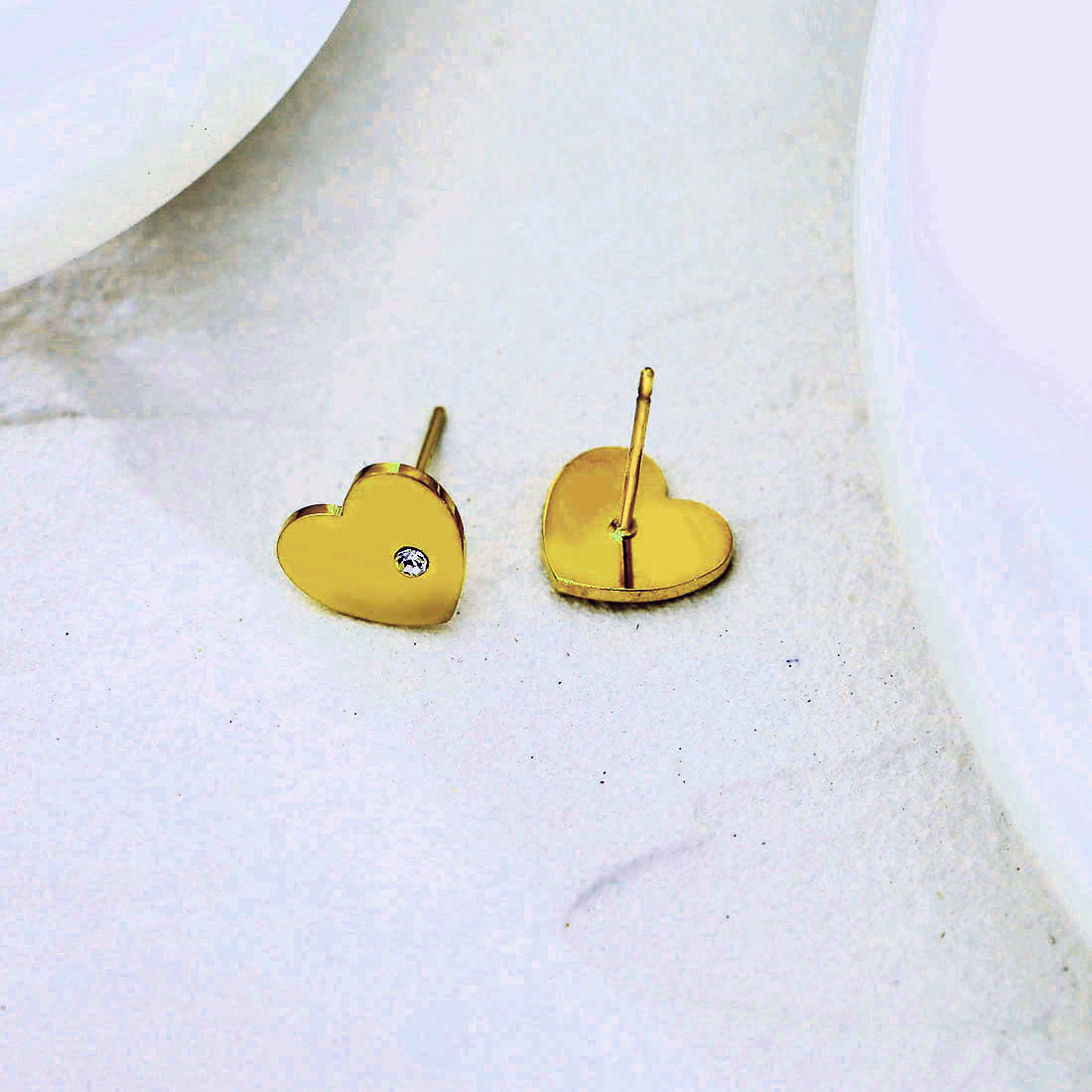 CUORE Gold: Heart Shaped Solitaire Zirconia Stud Earrings - Velora Luxury Fashion