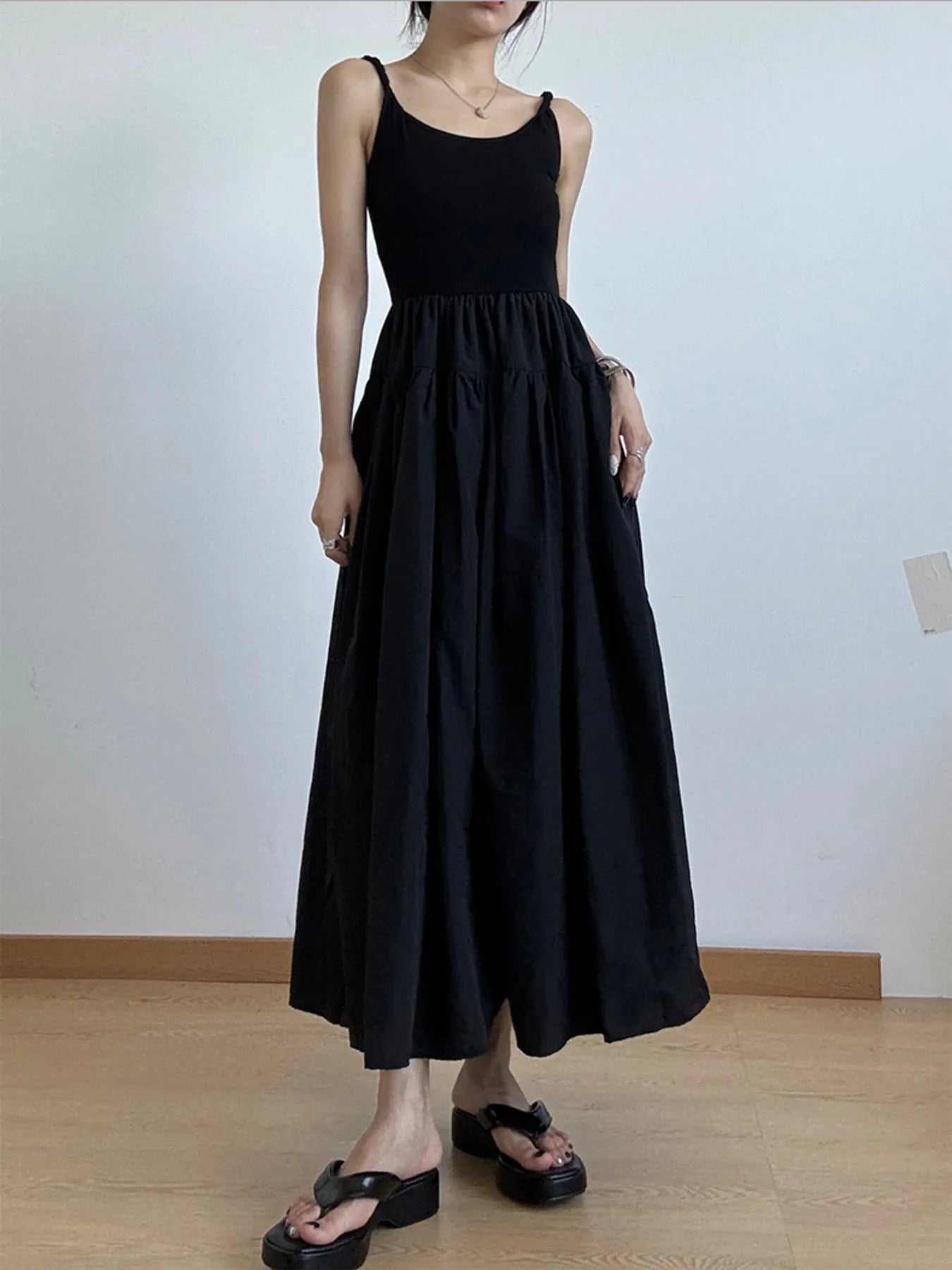 Casual Scoop Neck Cami Dress - Velora Luxury Fashion