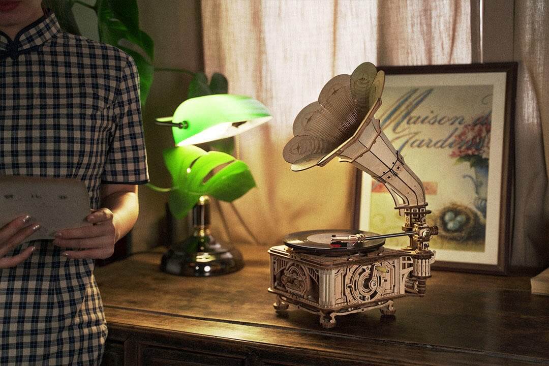 Crank Classic Gramophone Kit | Kidstoylover - DIY Wooden Assembly Toy - Velora Luxury Fashion