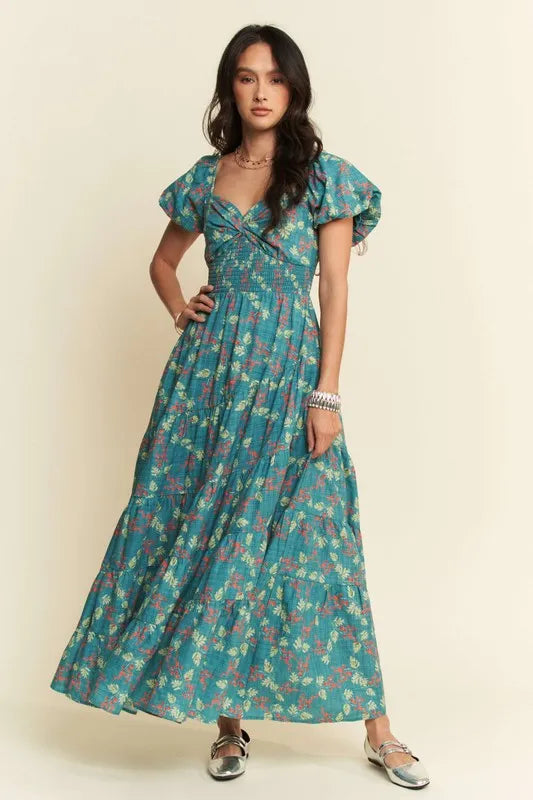 Davi & Dani Lightweight Sweetheart Neck Textured Tiered Maxi Dress - Velora Luxury Fashion