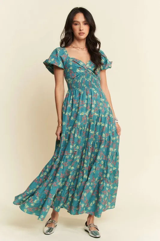 Davi & Dani Lightweight Sweetheart Neck Textured Tiered Maxi Dress - Velora Luxury Fashion