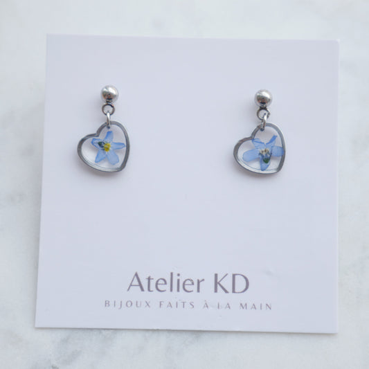 Boucles d’oreilles Mia - fleurs de myosotis - coeur (petit 12mm) - Velora