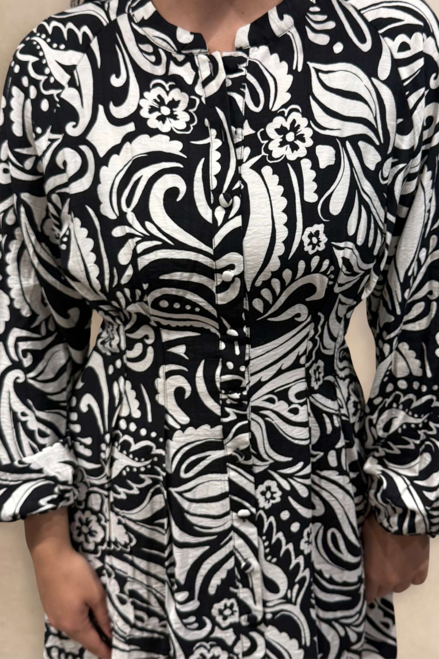 Eleanor Women's Black White Printed Dress Long Sleeves - Velora Luxury Fashion