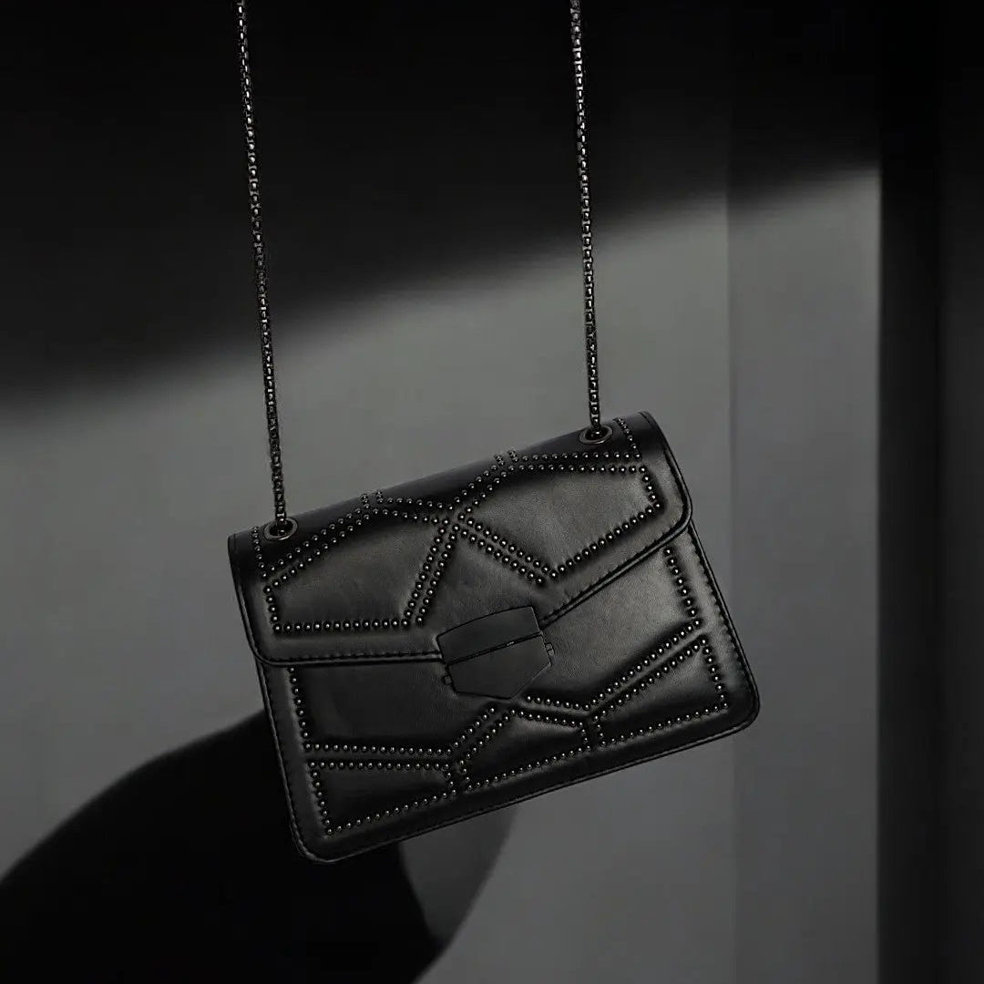 Elegant Aura Crossbody Bag – Chic Chain Strap & Luxurious Leather | Rotta - Velora Luxury Fashion