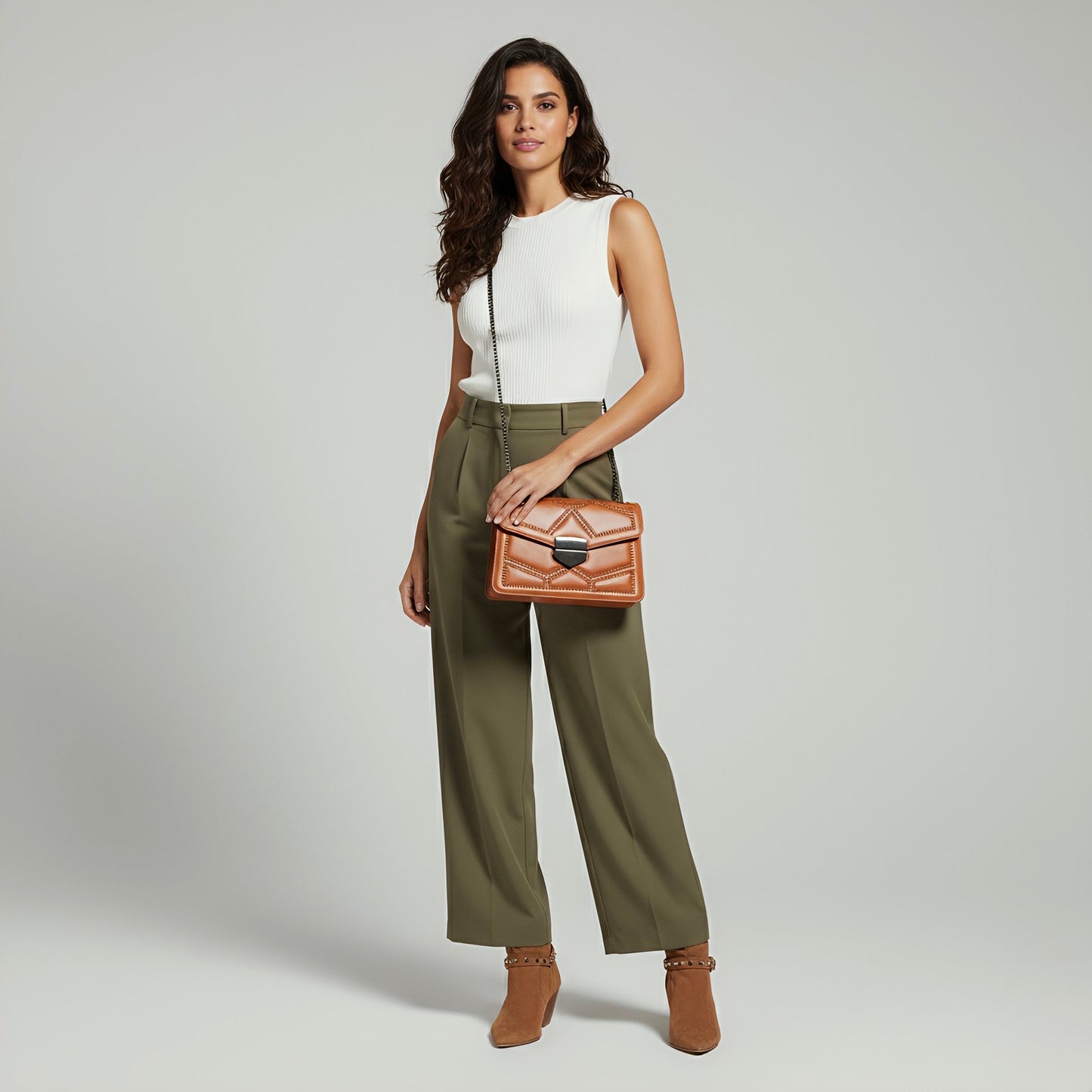 Elegant Aura Crossbody Bag – Chic Chain Strap & Luxurious Leather | Rotta - Velora Luxury Fashion