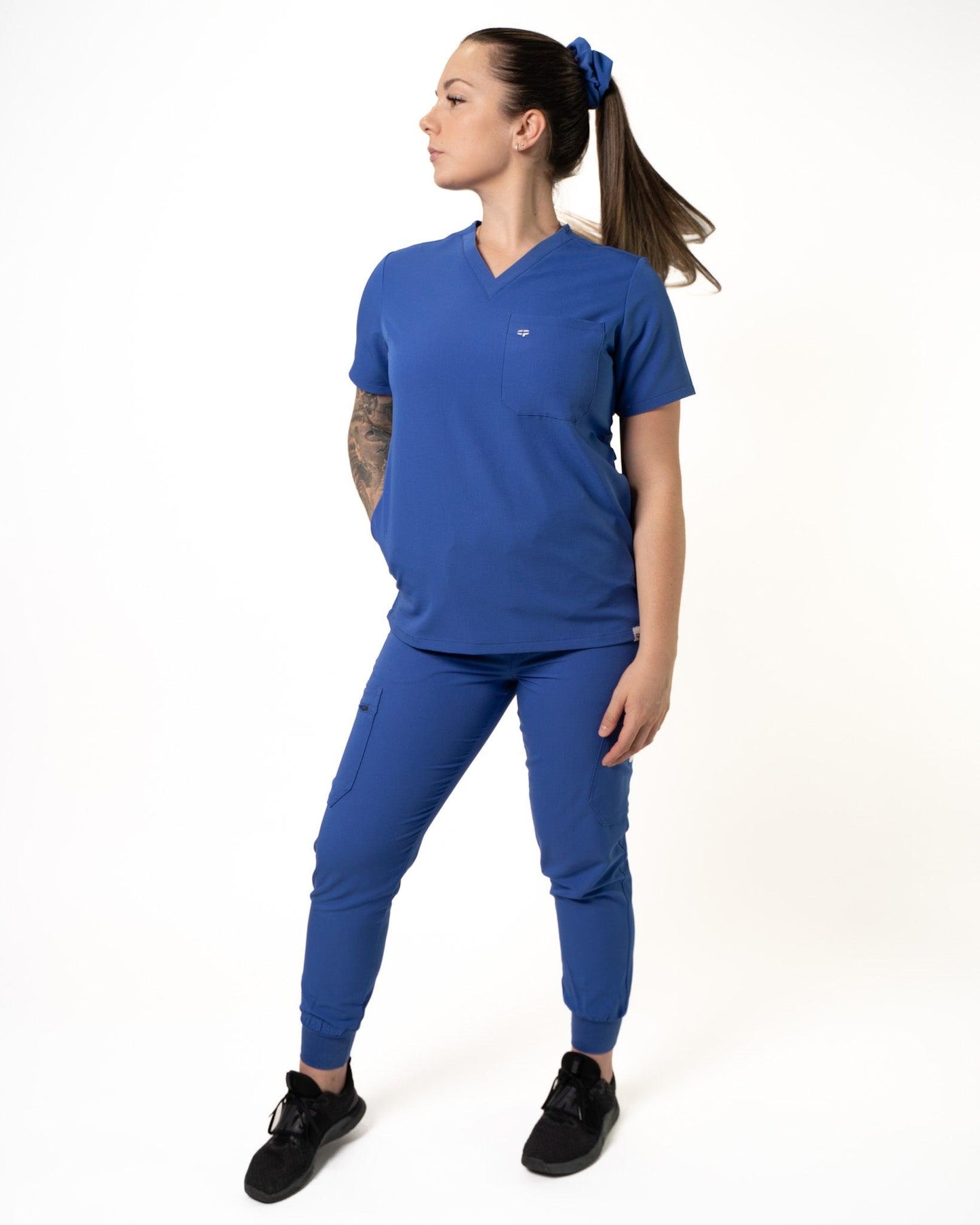 Ensemble d'uniforme-Femme - Velora Luxury Fashion