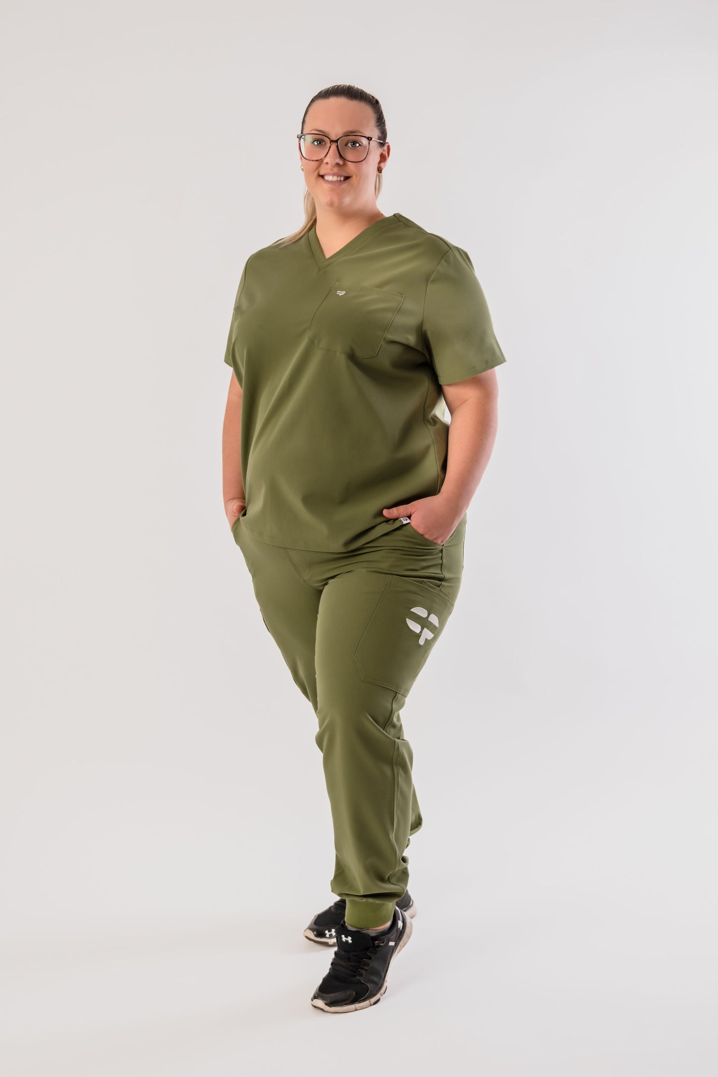 Ensemble d'uniforme-Femme - Velora Luxury Fashion
