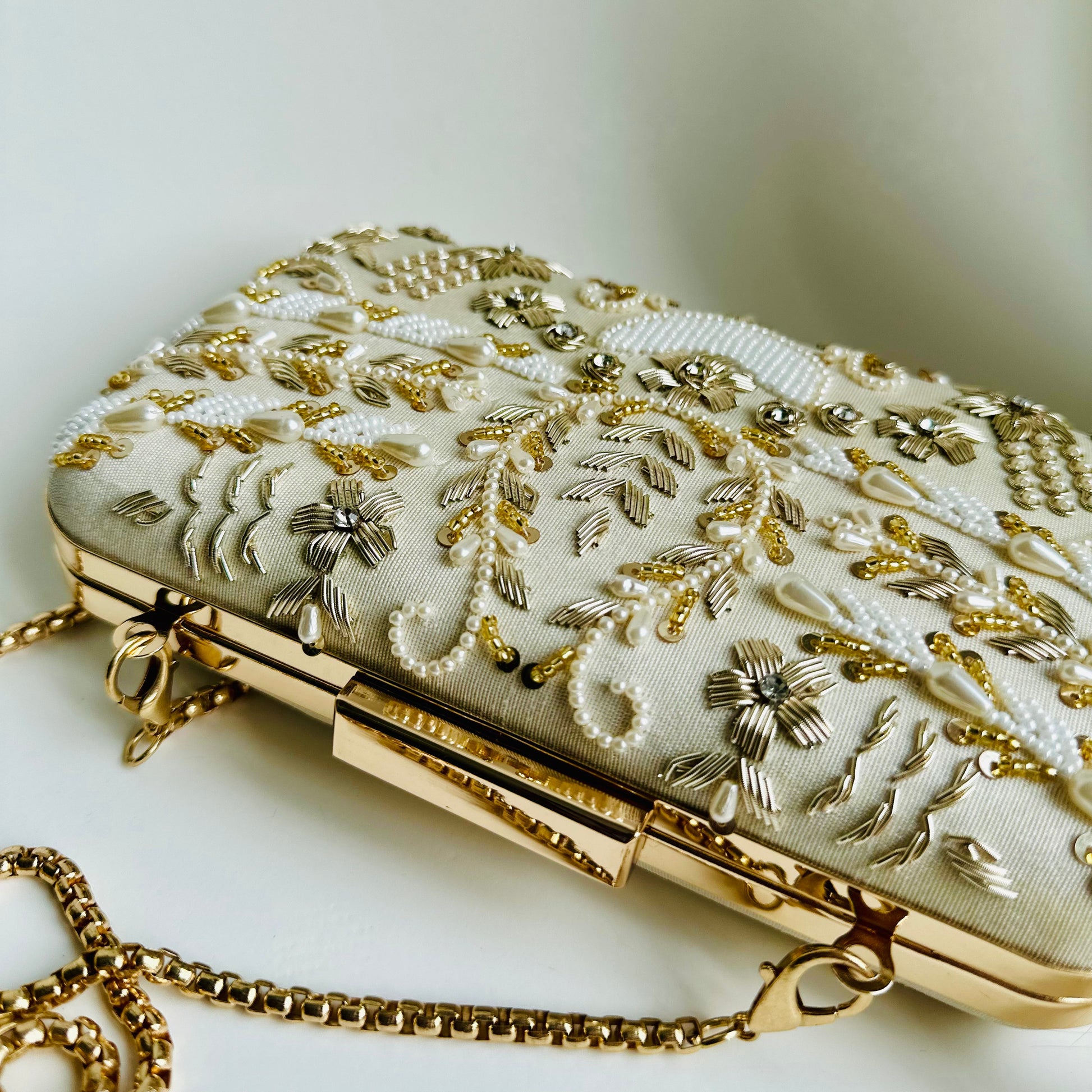SAIRA BANOO Clutch - Velora Luxury Fashion
