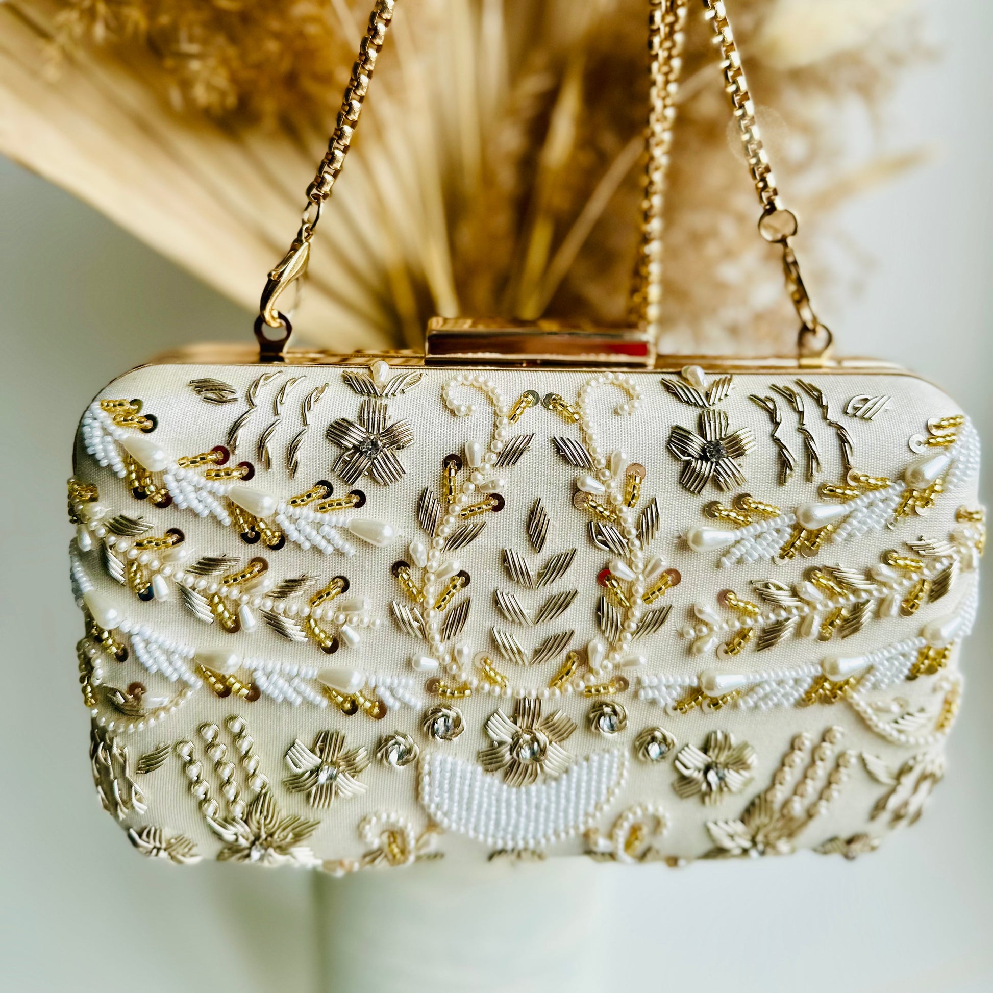 SAIRA BANOO Clutch - Velora Luxury Fashion
