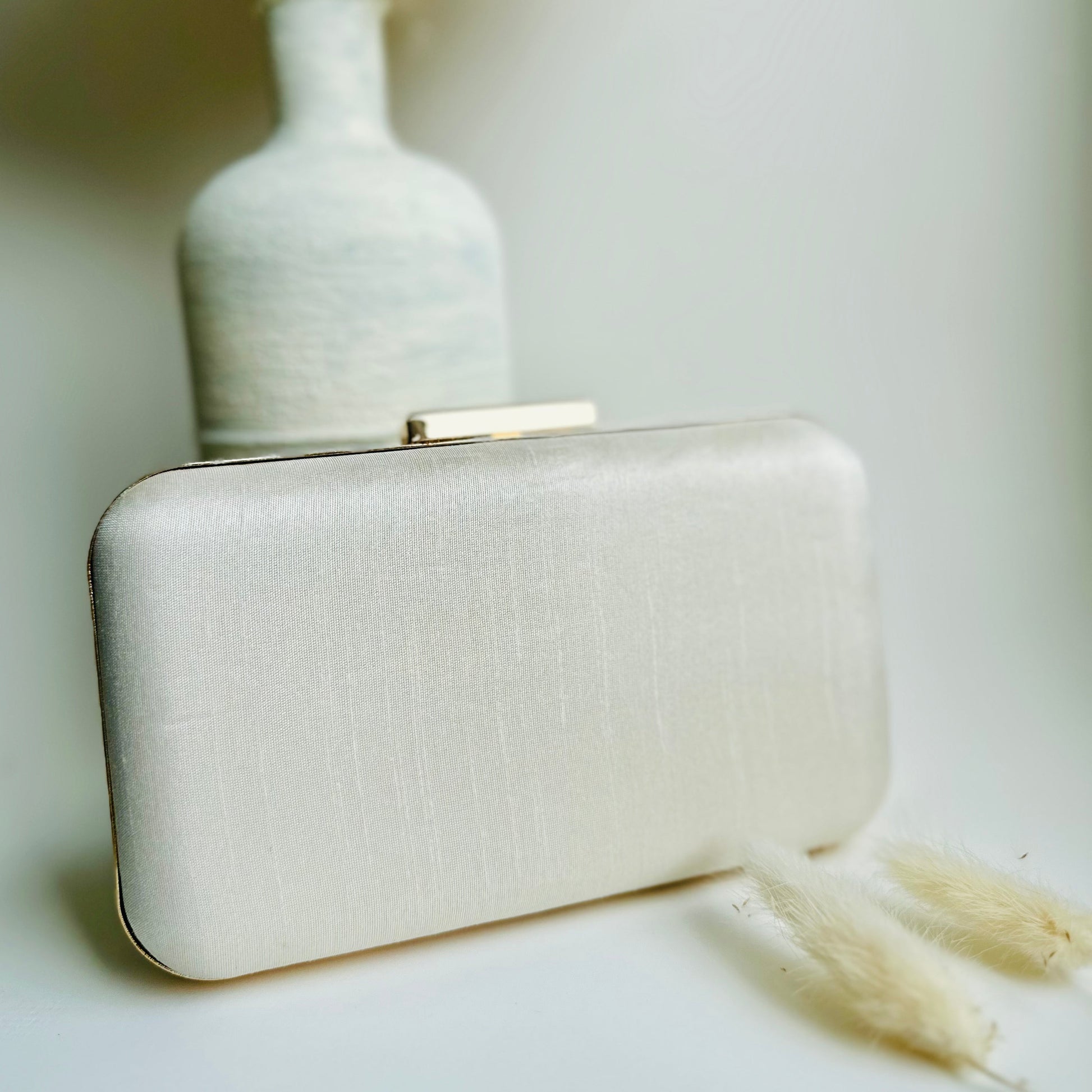 SAIRA BANOO Clutch - Velora Luxury Fashion