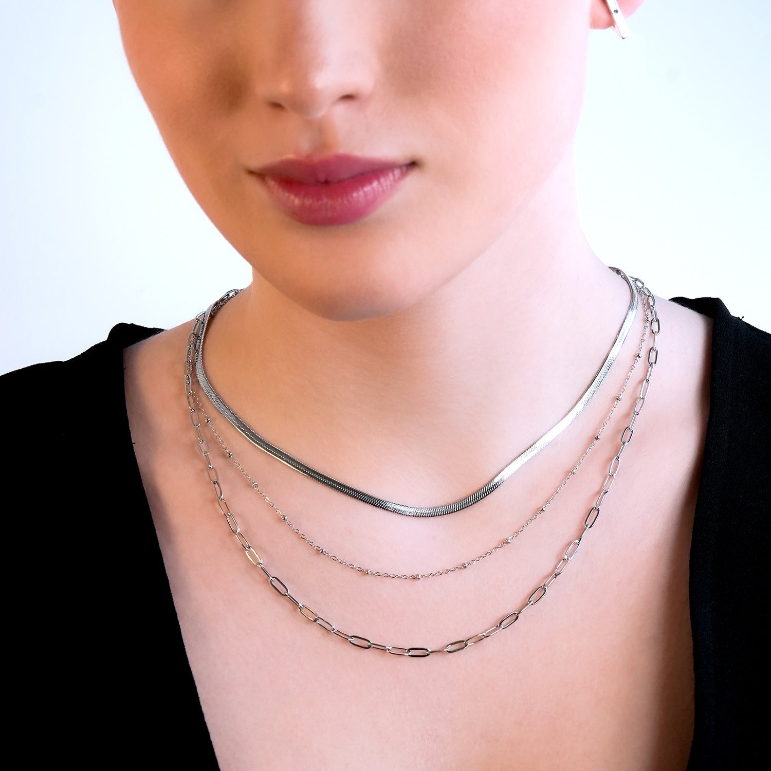 GEILNAR:  Triple Layer Mixed-Chain Necklace in Silver - Velora Luxury Fashion