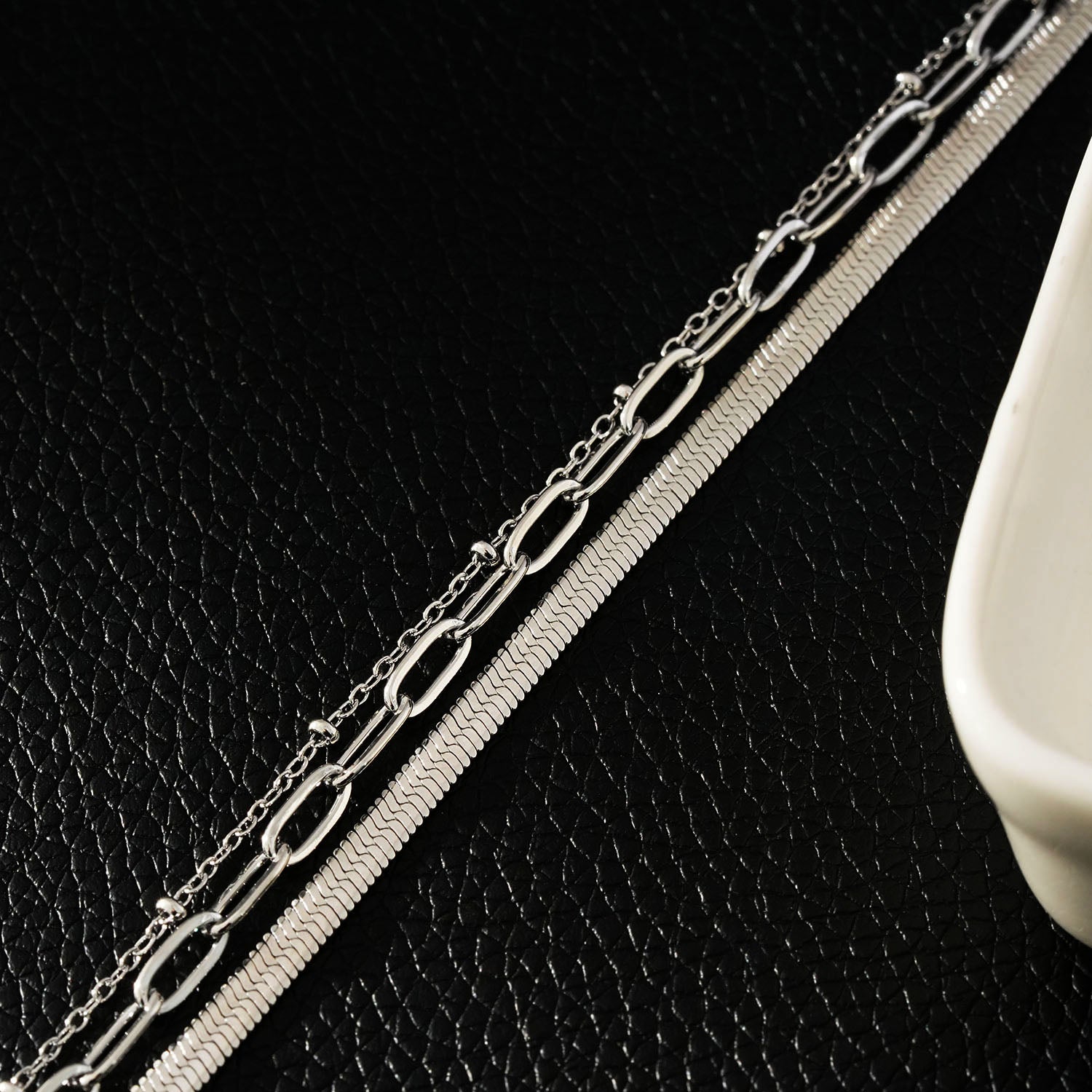 GEILNAR:  Triple Layer Mixed-Chain Necklace in Silver - Velora Luxury Fashion