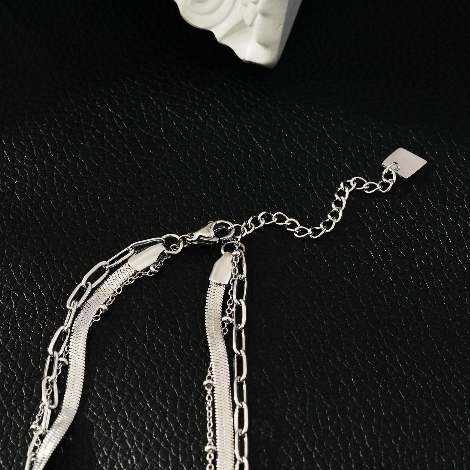 GEILNAR:  Triple Layer Mixed-Chain Necklace in Silver - Velora Luxury Fashion