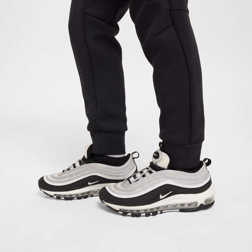 Y Nike Sportswear Tech Fleece HV5869-010 - Velora