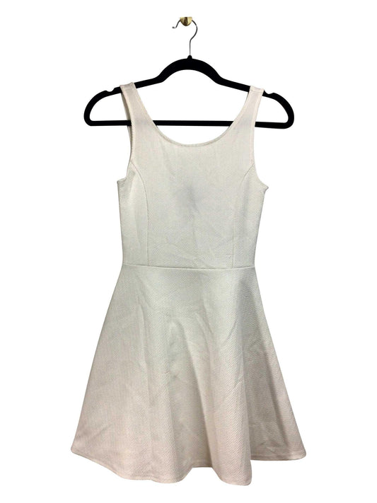 H&M Regular fit Shift Dress in White - 2 - Velora