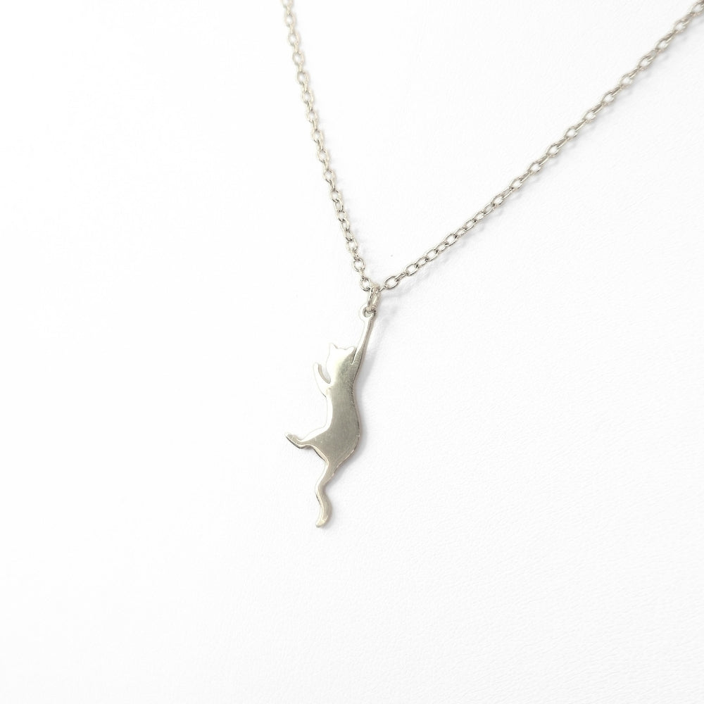 Hang In There Kitty Necklace - Velora