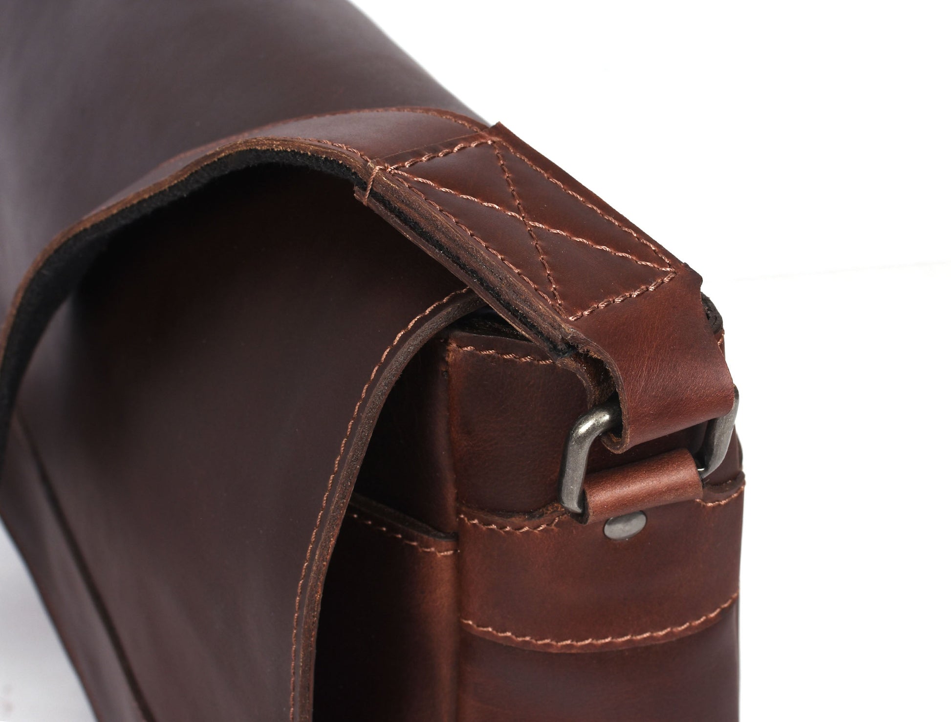 Hudson  Leather Messenger - Voyager - Velora Luxury Fashion