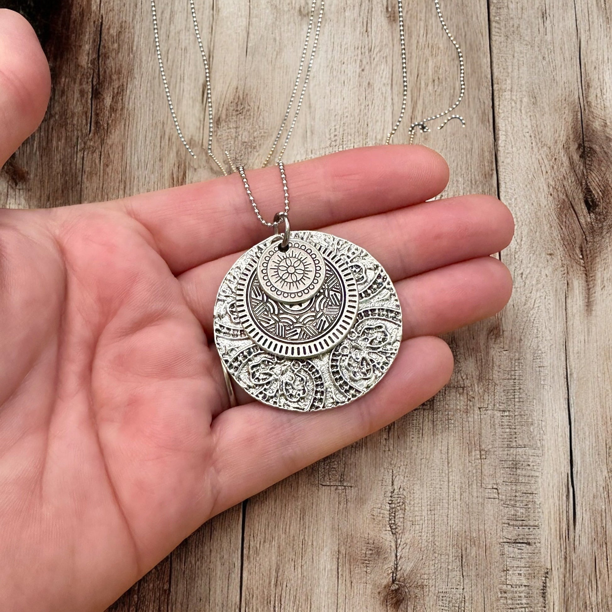 Triple Medallion Pendant Necklace - Velora