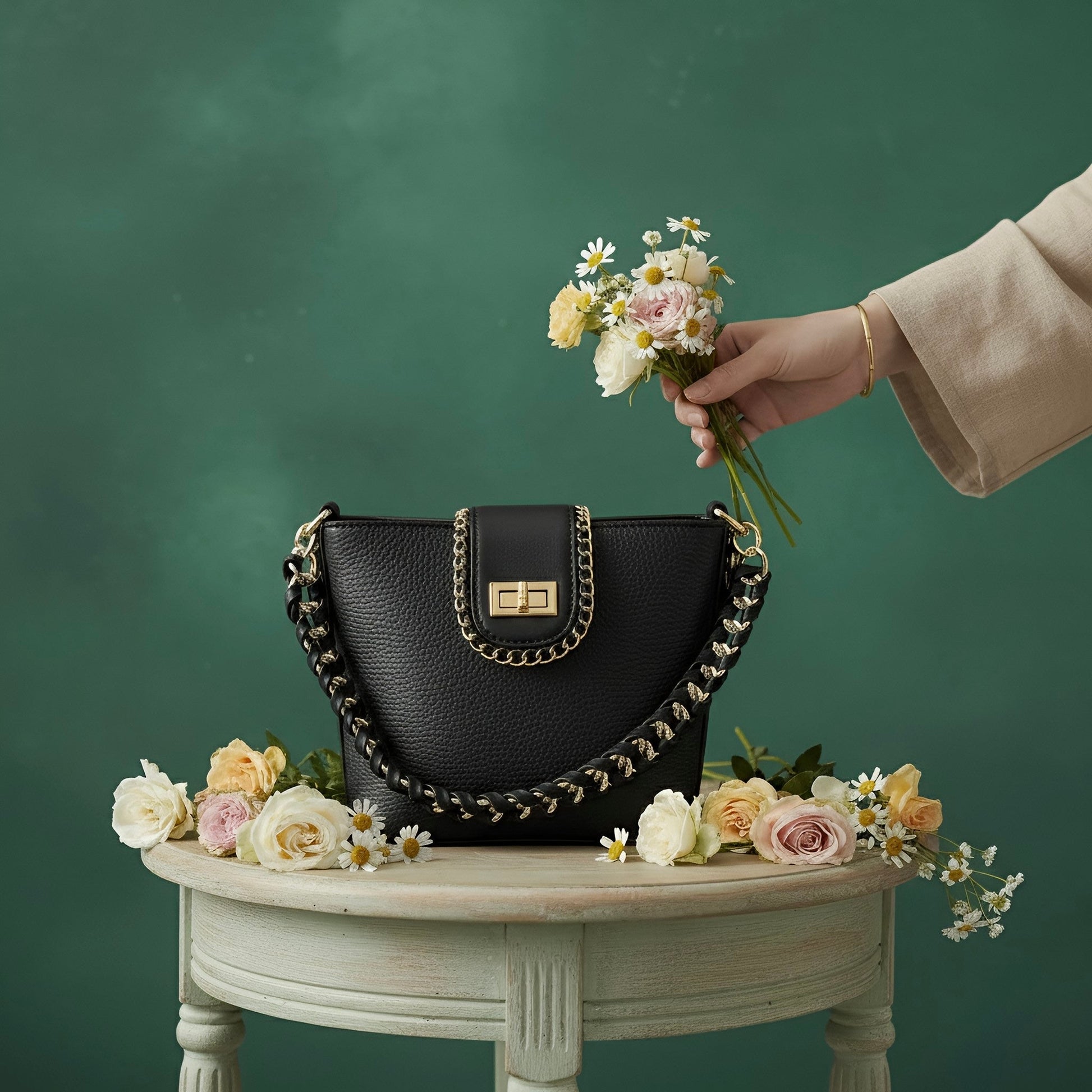 Cosmo Bag – Sophisticated Vegan Leather Crossbody - Velora