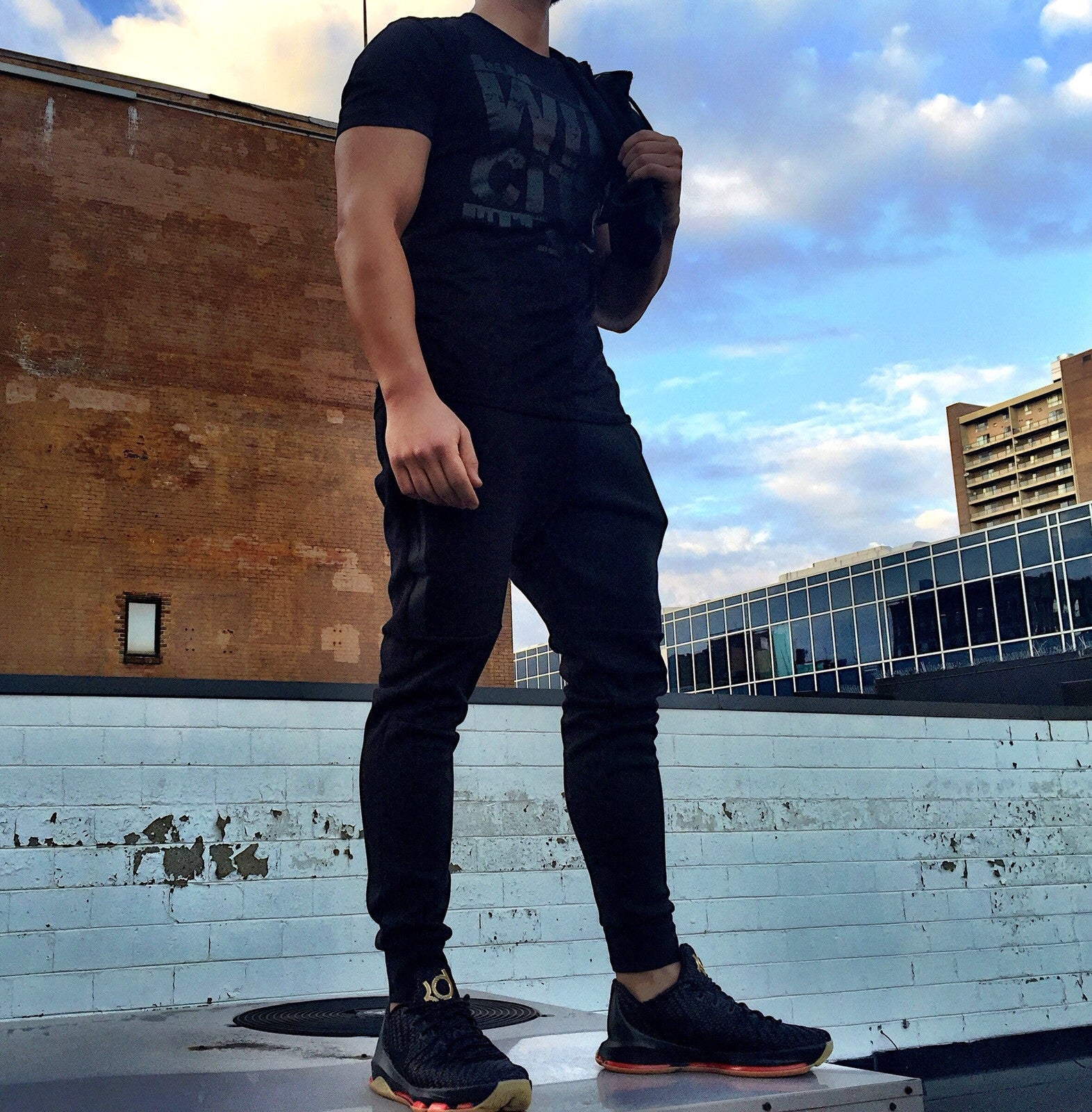 WIN CITY BLACK OUT TEE - Velora