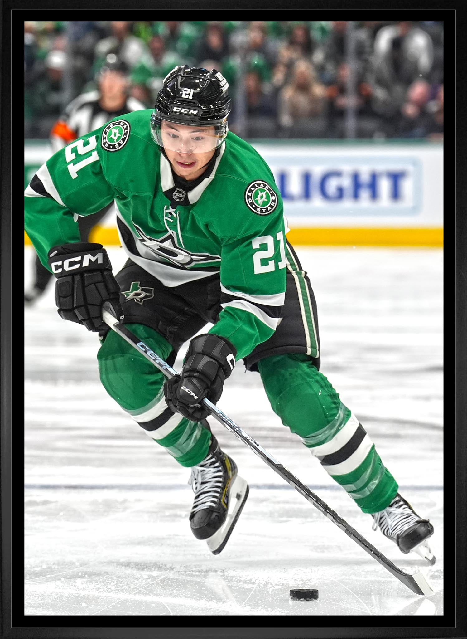 Jason Robertson 20x29 Framed Canvas Dallas Stars - Velora Luxury Fashion