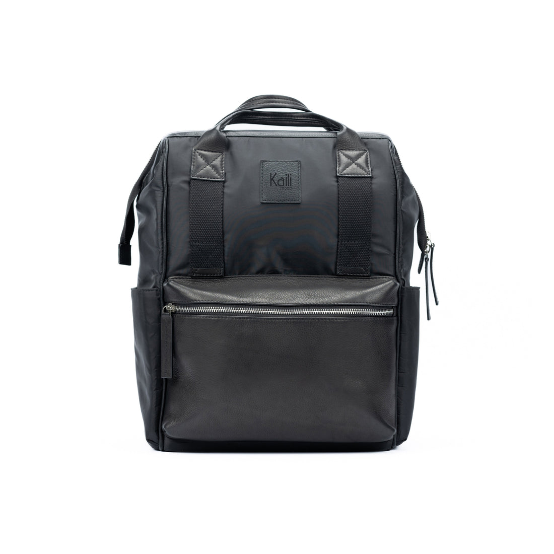 K0037AB | Zaino Idrorepellente in Nylon Waterproof/Vera Pelle pieno fiore con leggera grana - Colore Nero - Accessori Nickel lucido. Dimensioni: cm 27 x 39 x 19 - Confezione: Sacchetto Tnt - Velora Luxury Fashion