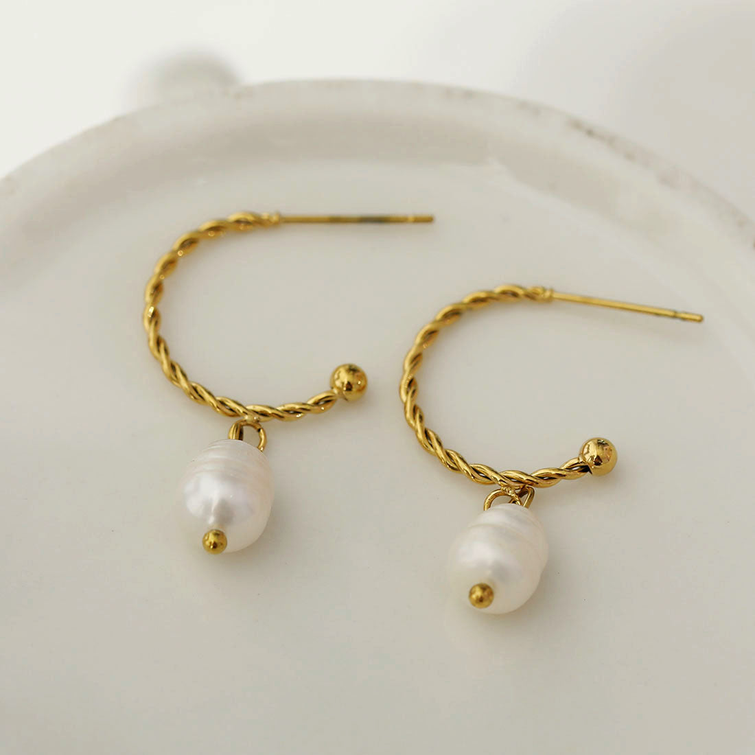 LYRIC Earrings - Velora Luxury Fashion