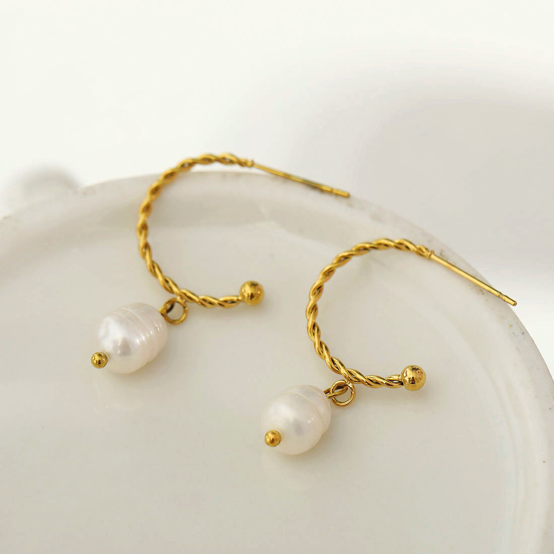 LYRIC Earrings - Velora Luxury Fashion