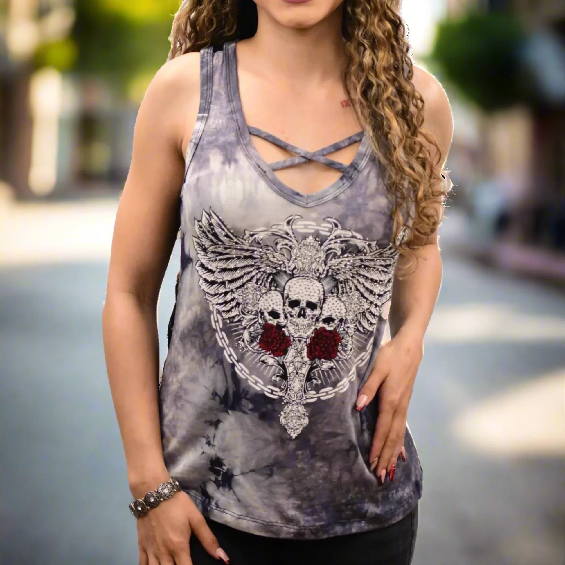 Liberty Wear Women's Chain Link Skulls T-Shirt - Velora Luxury Fashion