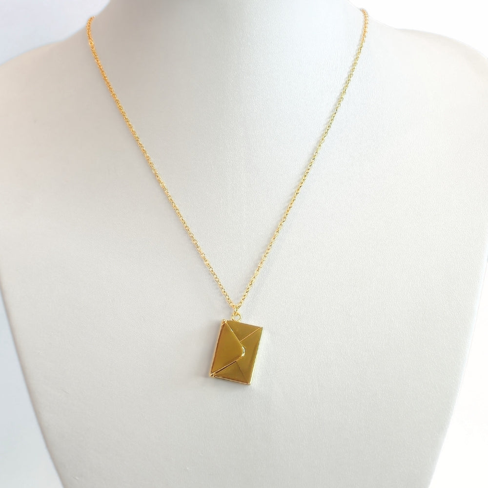 Love Letter Locket Necklace - Velora