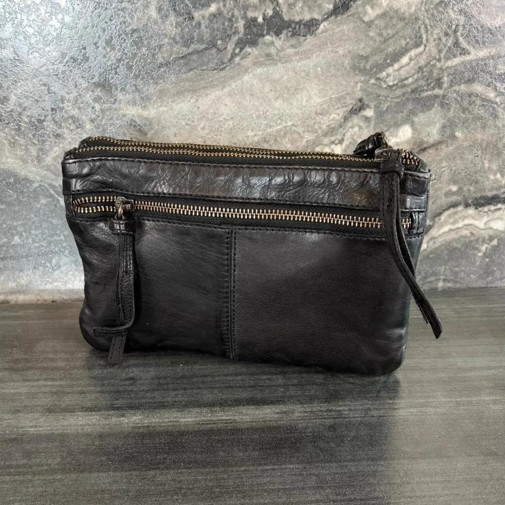 MET Leather Crossbody Bag with Dual Front Zipper Pockets Boutique of Leathers/Open Road