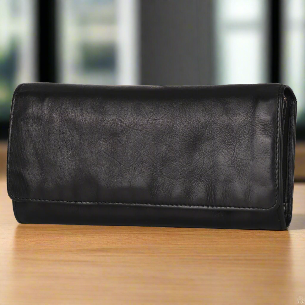 MET Women's Leather Clutch Wallet - Velora Luxury Fashion