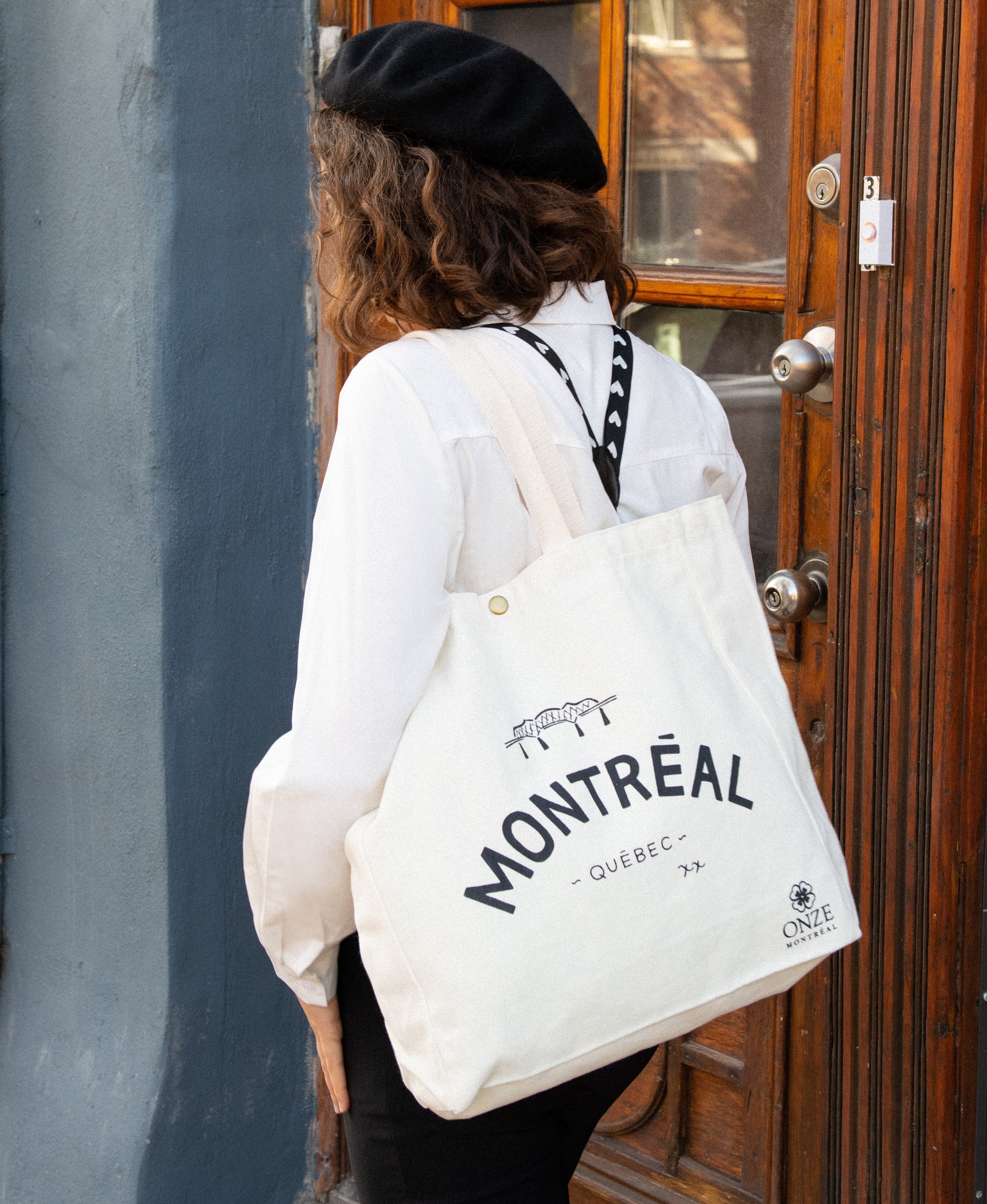 Tote Bag Montreal Quebec Illustration Canvas - Velora Luxury Fashion