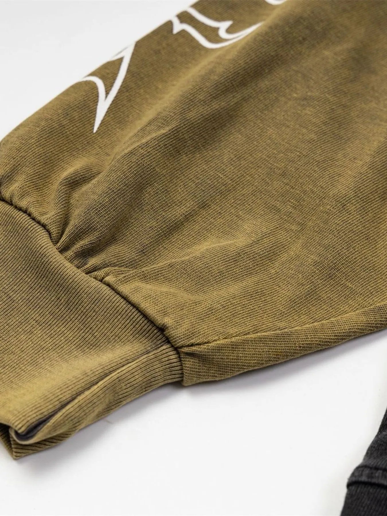 Men's Contrast Sleeve Round Neck Sweatshirt - Velora Luxury Fashion