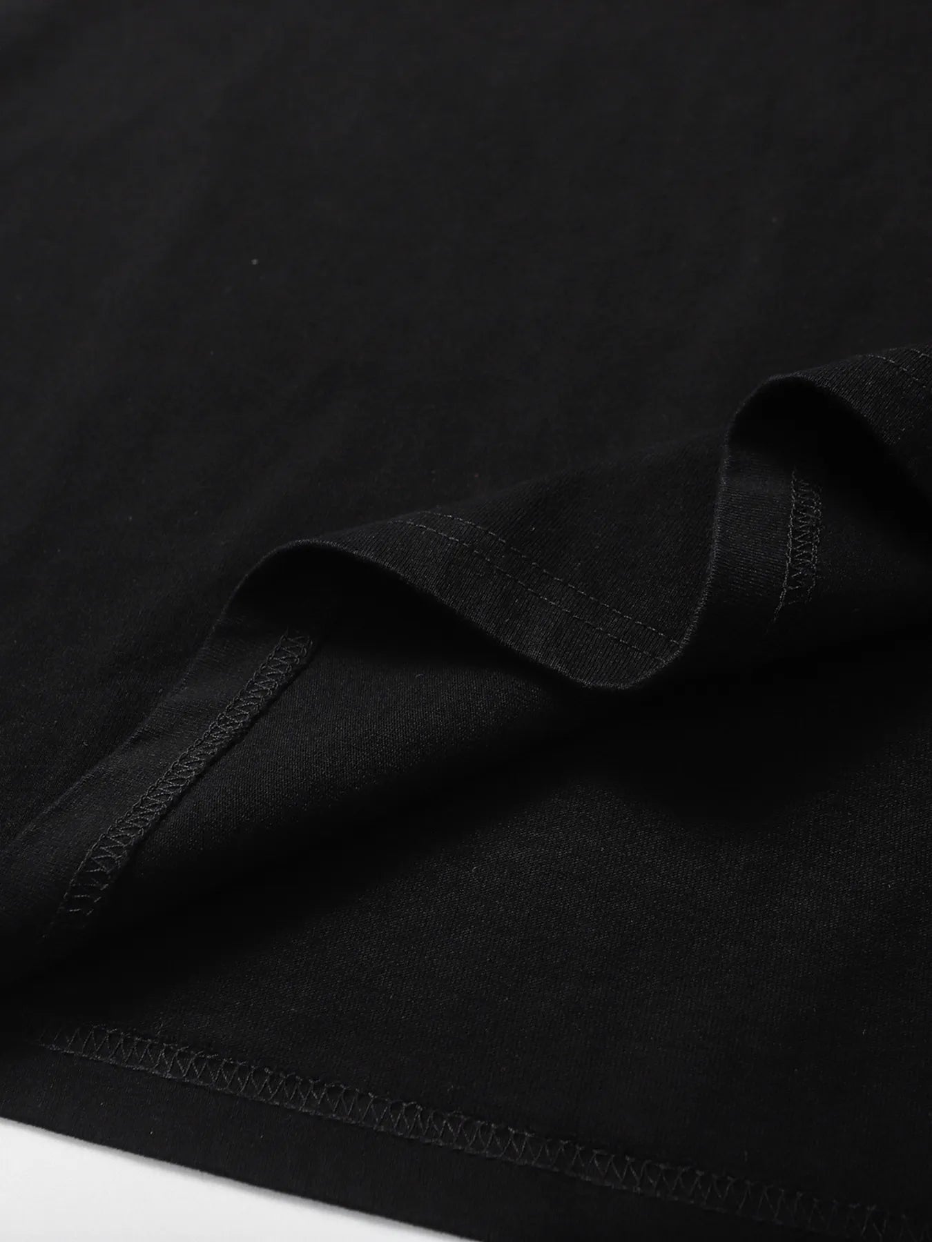 Men's Letter Graphic Round Neck T-Shirt - Velora Luxury Fashion