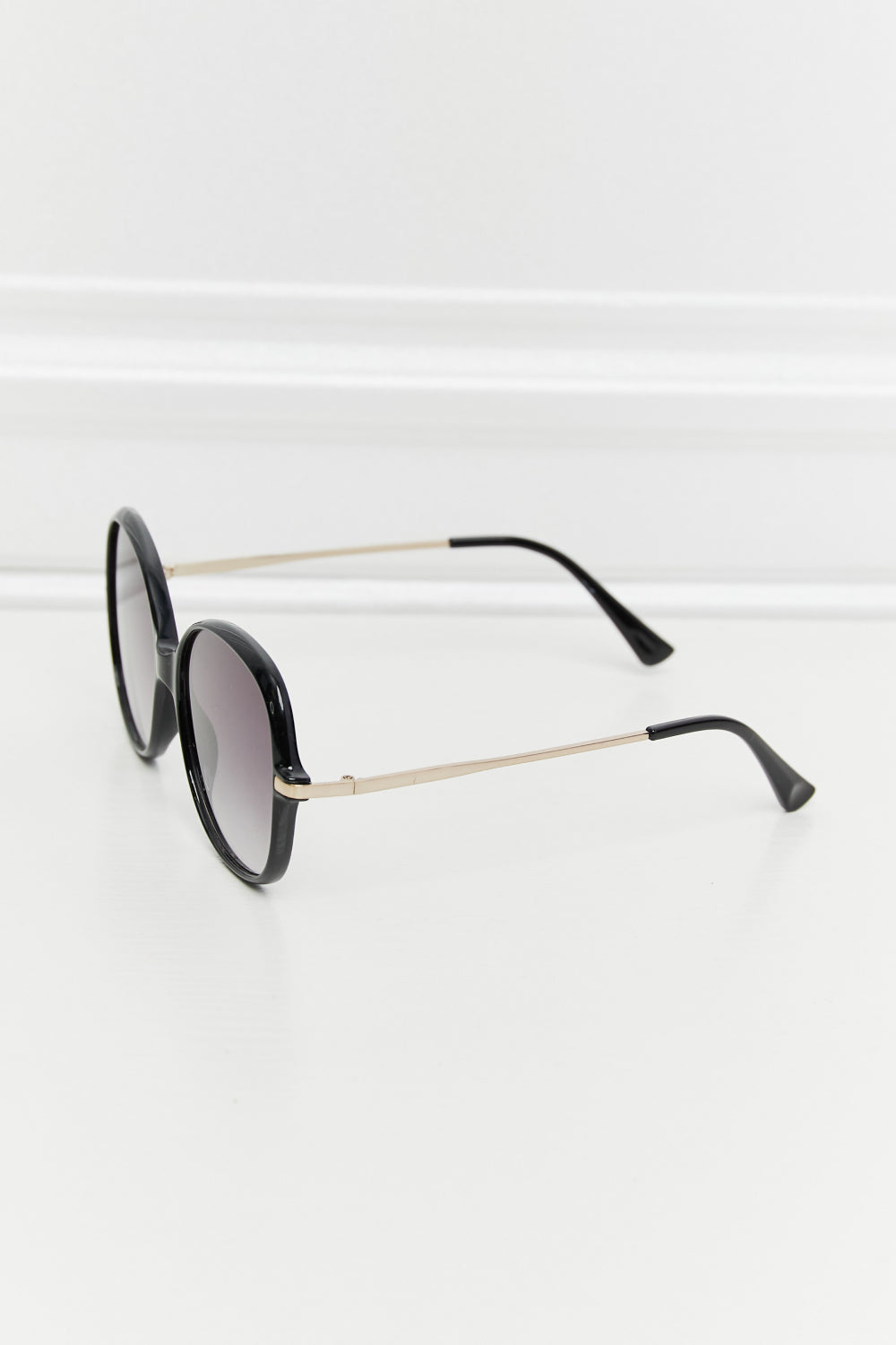 Metal-Plastic Hybrid Full Rim Sunglasses - Velora Luxury Fashion