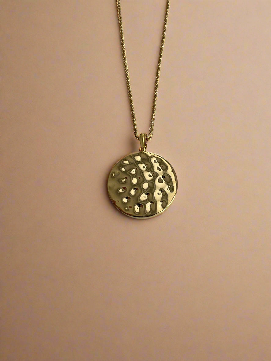 Molten Disc Necklace - Velora Luxury Fashion
