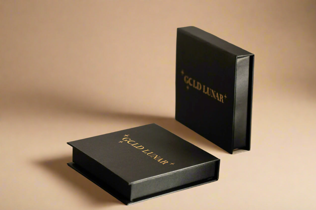 Molten Disc Necklace - Velora Luxury Fashion