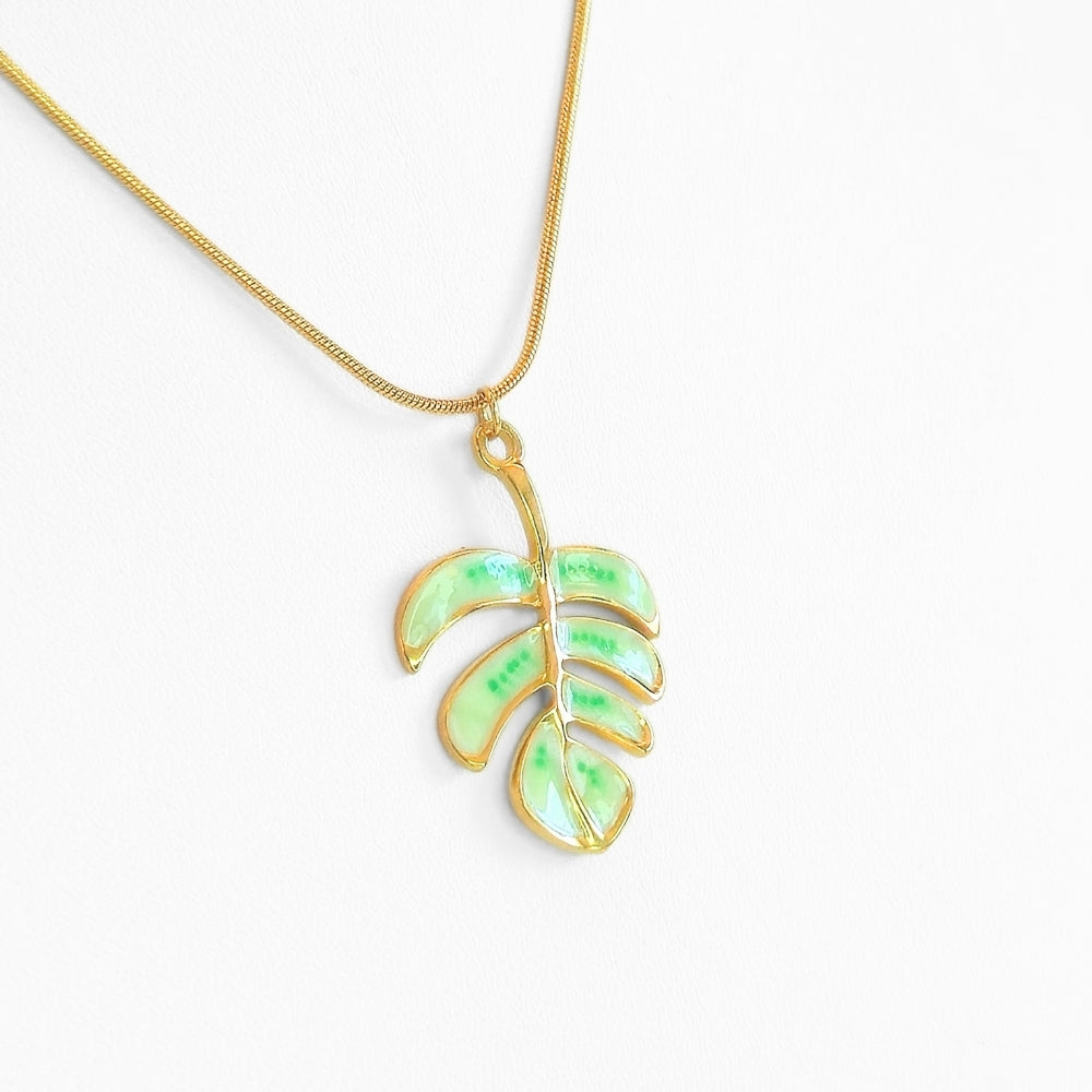 Monstera Leaf Pendant Necklace - Velora Luxury Fashion