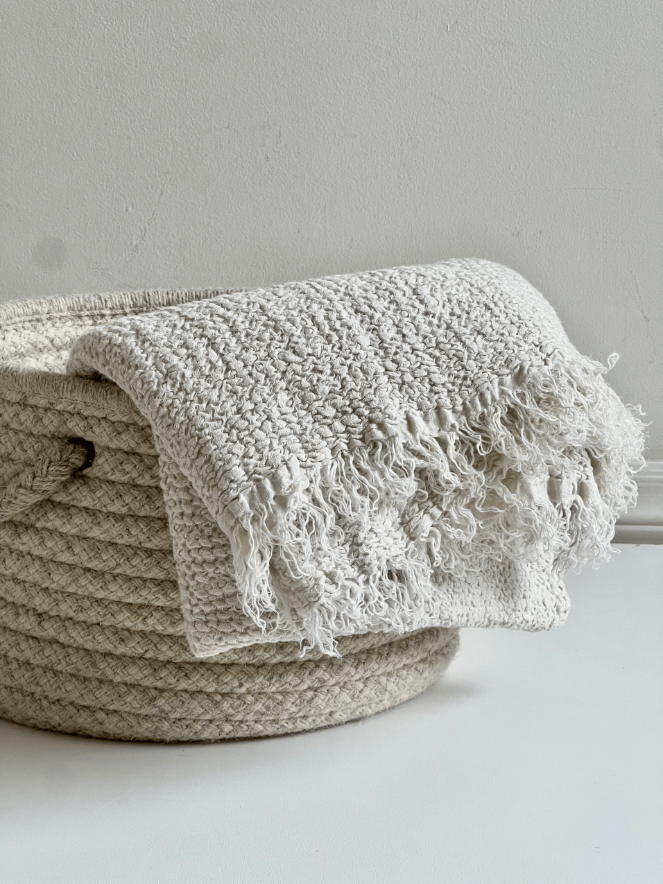 Nantucket Linen Throw - available in 5 colors - Velora Luxury Fashion