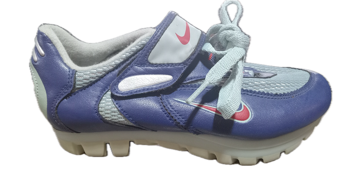 Nike Women's Clipless Shoes, Size 3.5 US - Velora Luxury Fashion