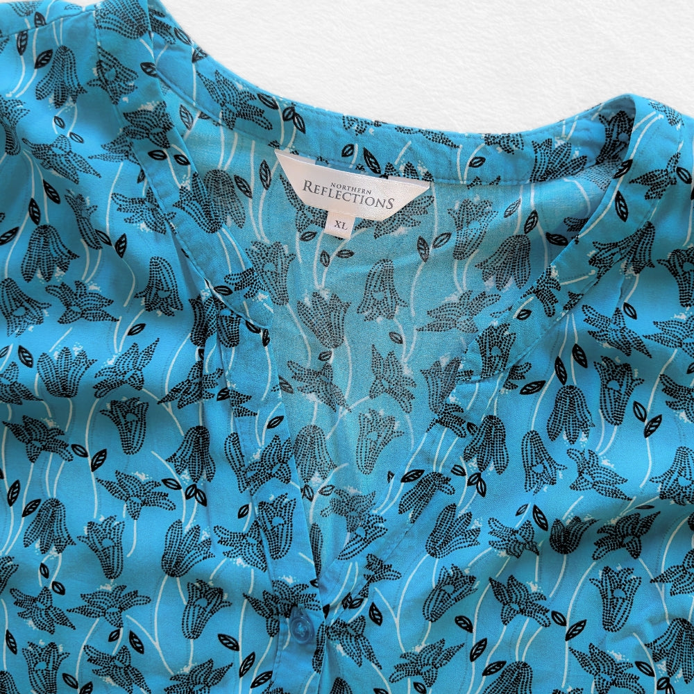 Northern Reflections Blue Floral Button-Up Sleeveless Blouse [XL] - Velora