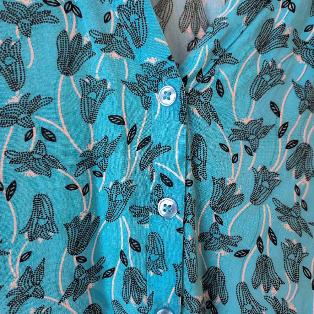 Northern Reflections Blue Floral Button-Up Sleeveless Blouse [XL] - Velora