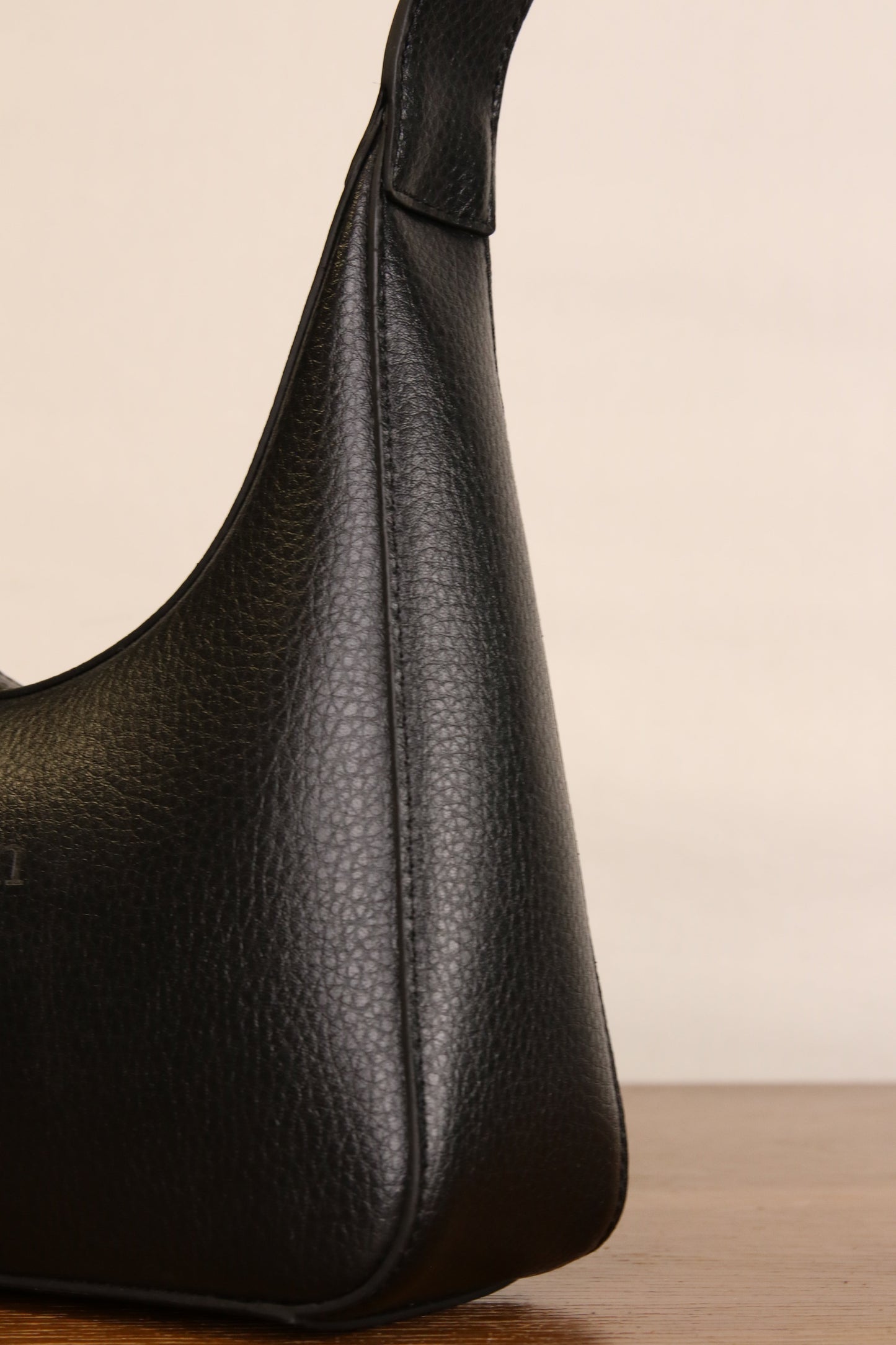 Origyn 01 - Plant-Based Vegan Leather Shoulder Handbag - Made with Plastic-Free MIRUM® - Velora Luxury Fashion