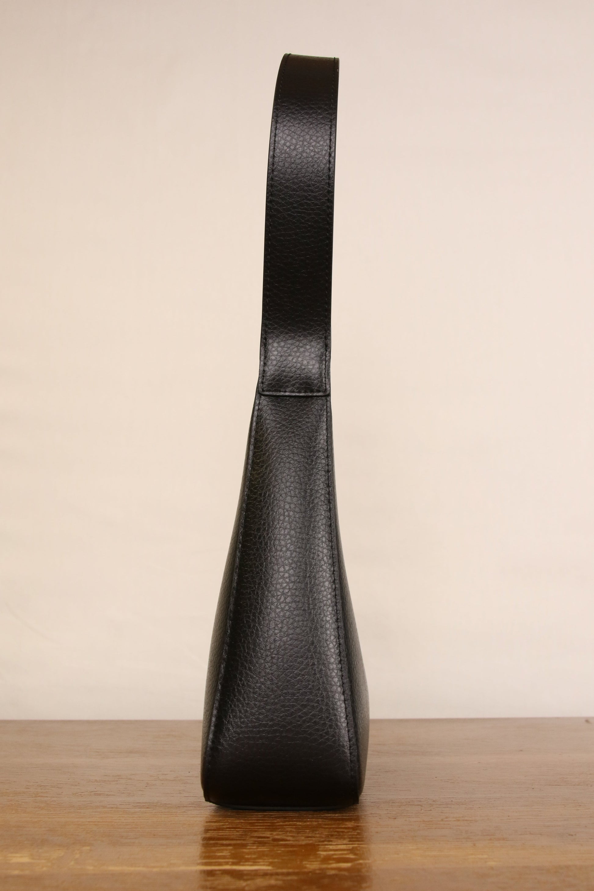 Origyn 01 - Plant-Based Vegan Leather Shoulder Handbag - Made with Plastic-Free MIRUM® - Velora Luxury Fashion