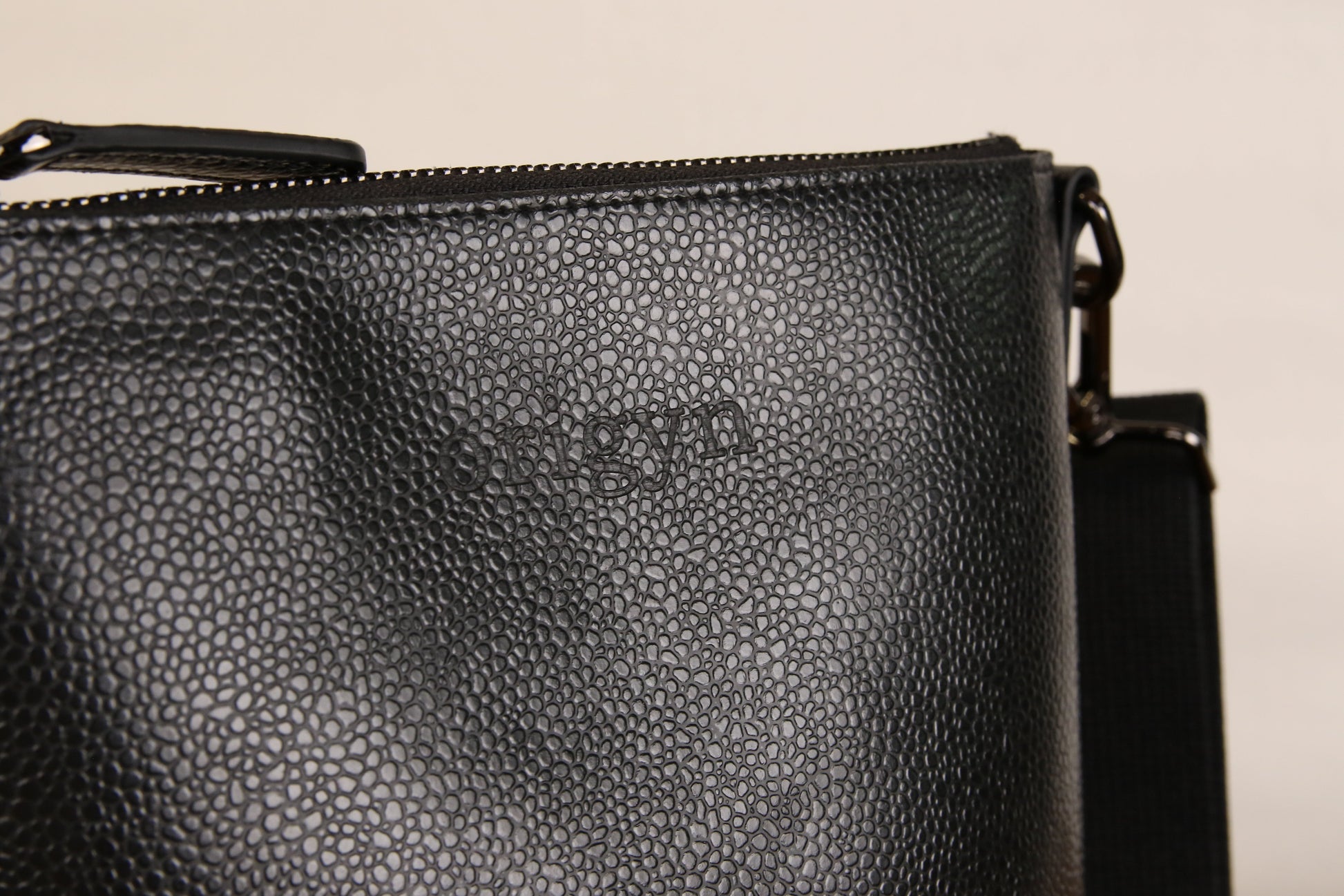 Origyn 04 - Plant-Based Vegan Leather Top Zip Handbag - Made with Plastic-Free MIRUM® - Velora Luxury Fashion