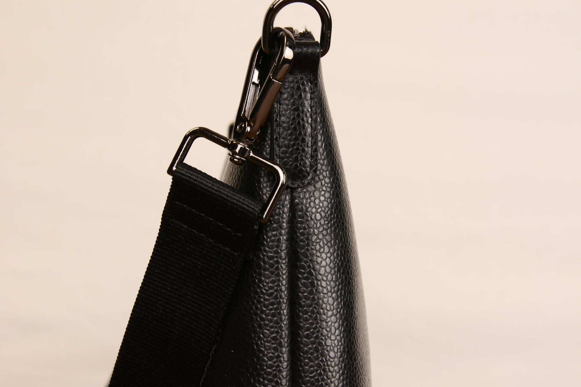 Origyn 04 - Plant-Based Vegan Leather Top Zip Handbag - Made with Plastic-Free MIRUM® - Velora Luxury Fashion